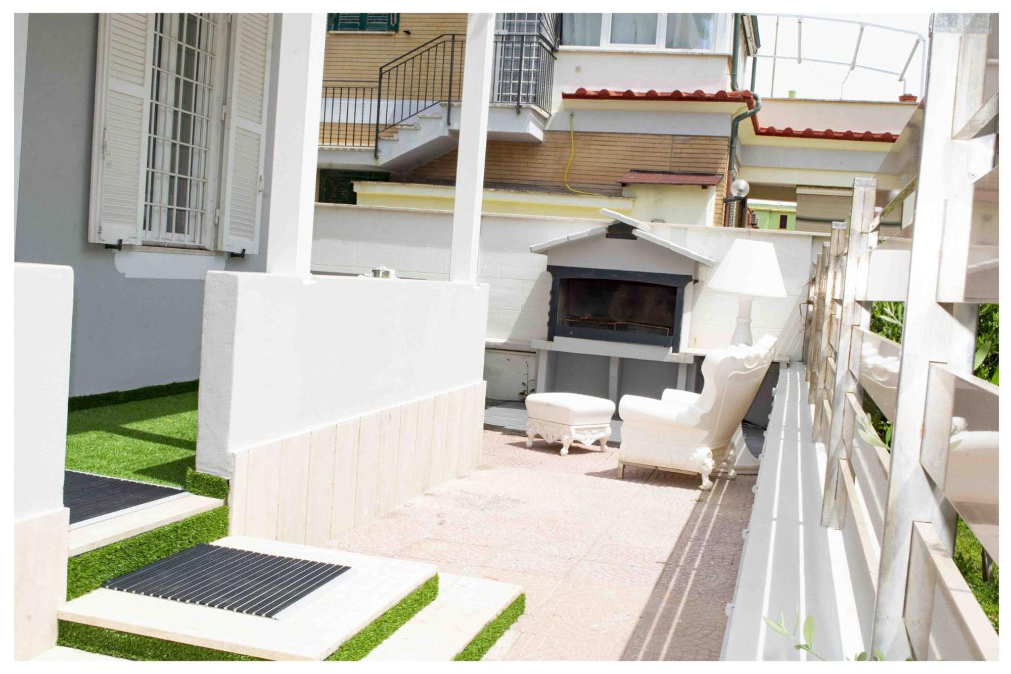 Ostia Holiday Greed Palace Bagian luar foto