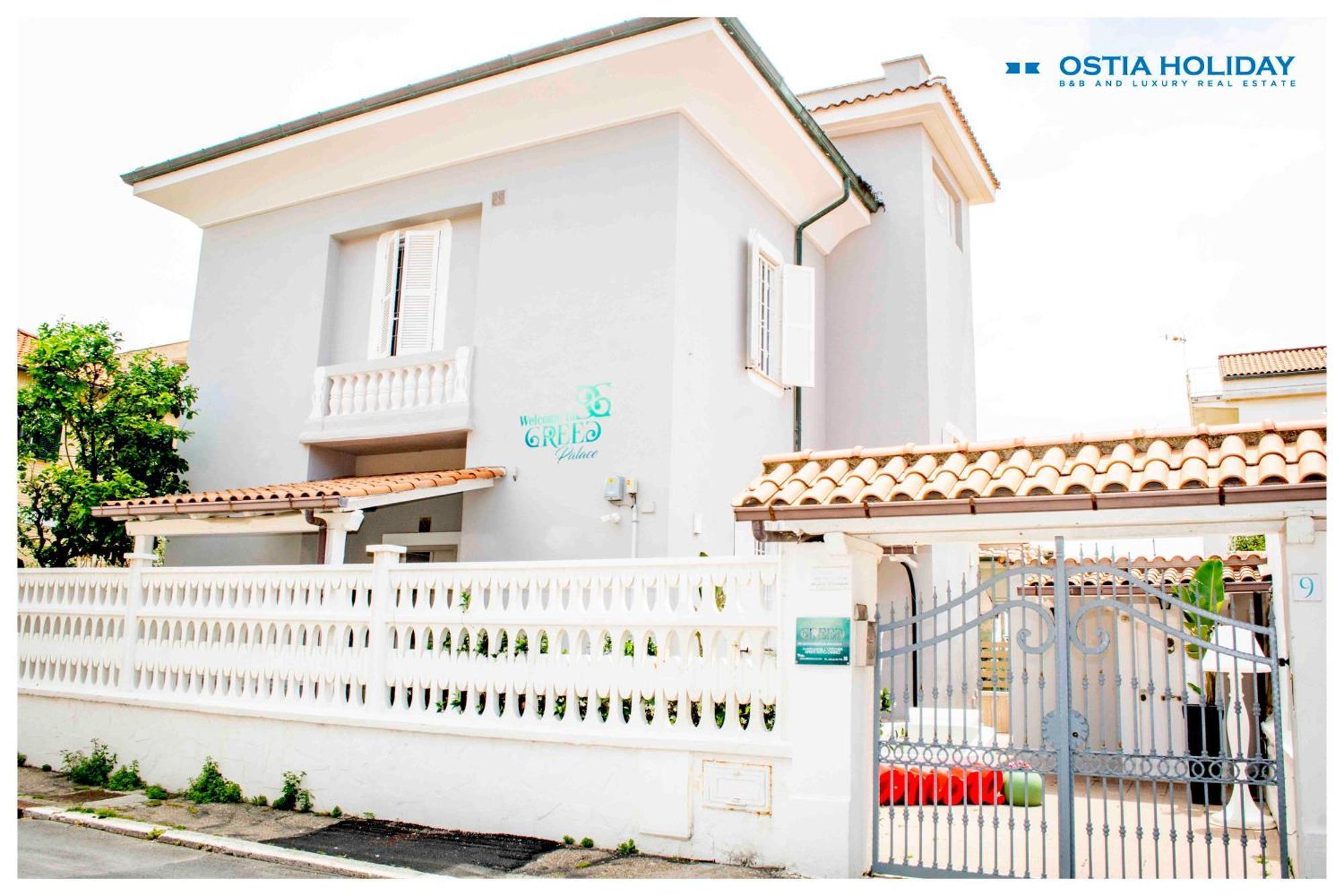 Ostia Holiday Greed Palace Bagian luar foto