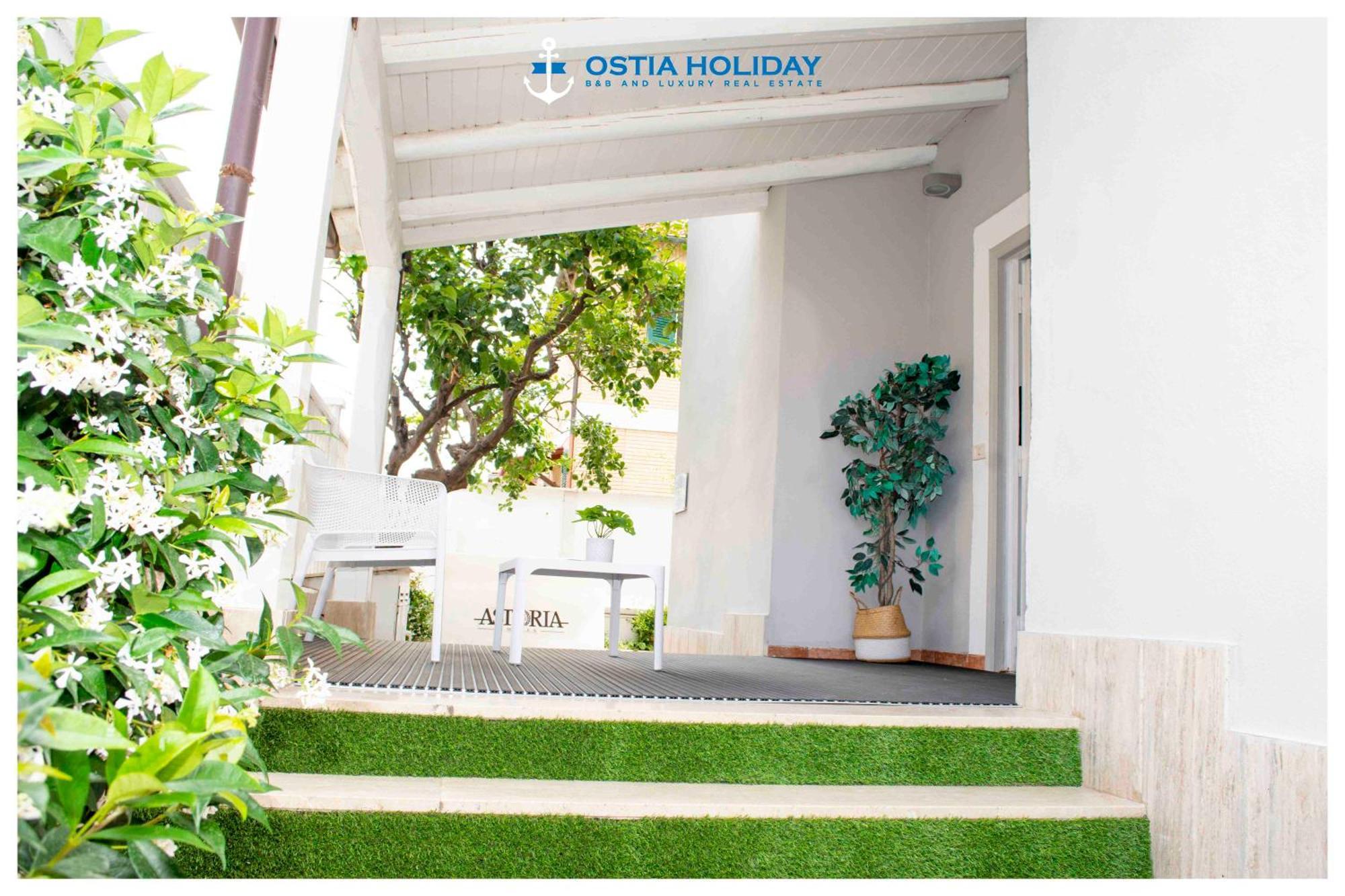 Ostia Holiday Greed Palace Bagian luar foto